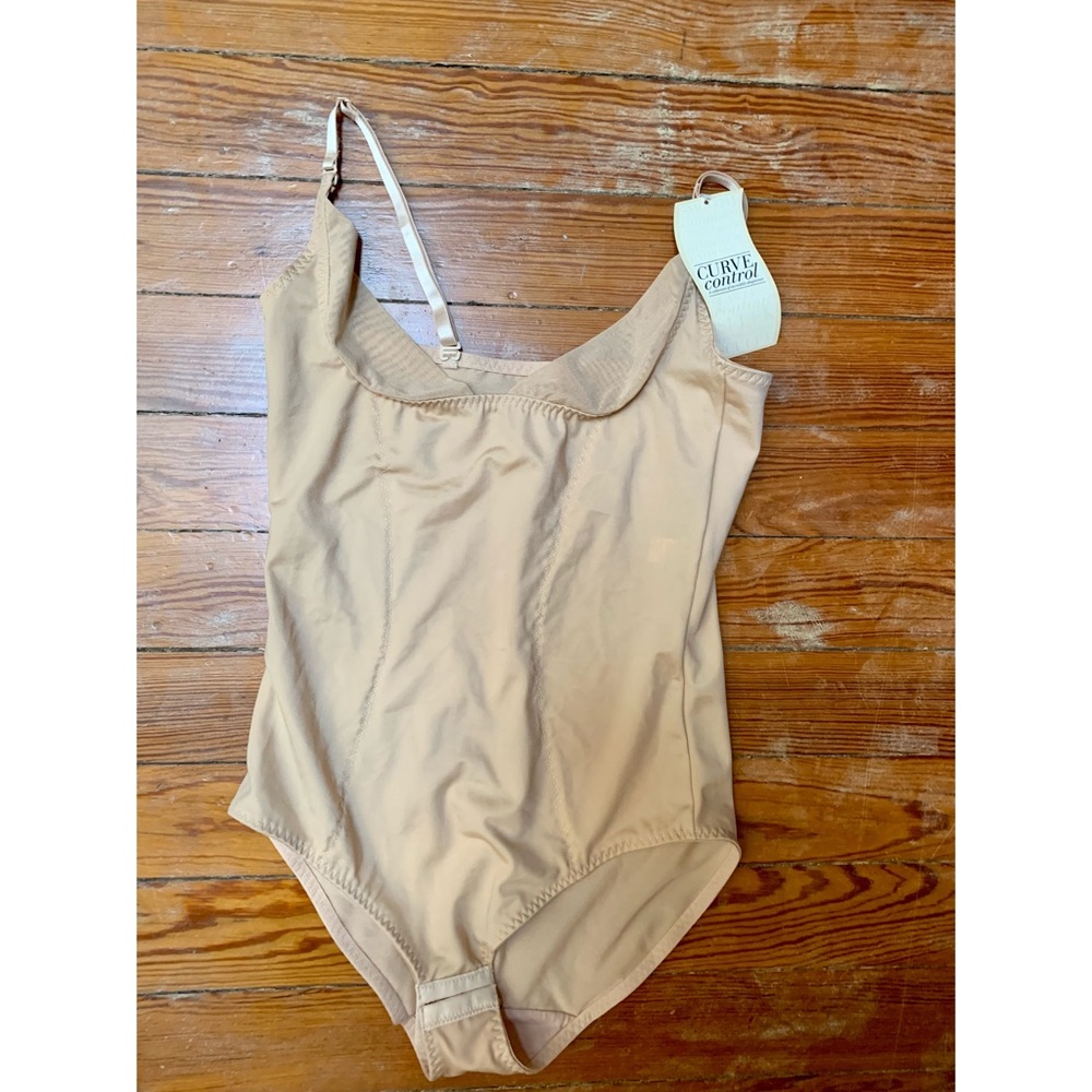 Curve control nude shape wear spanxs
